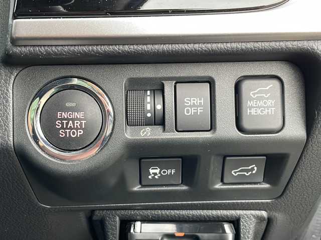 スバル フォレスター S－リミテッド 新潟県 2017(平29)年 5.2万km ダークグレーメタリック 4WD/純正SDナビ(AVIC-RZ900)/CD/DVD/BT/フルセグテレビ/バックカメラ/ETC/衝突被害軽減ブレーキ/レーンキープアシスト/レーダークルーズコントロール/半革シート/パワーシート/シートヒーター /パドルシフト/パワーバックドア/スマートキー/プッシュスタート/LEDヘッドライト/オートライト/オートハイビーム/フォグランプ/純正18インチアルミホイール