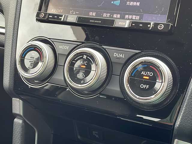 スバル フォレスター S－リミテッド 新潟県 2017(平29)年 5.2万km ダークグレーメタリック 4WD/純正SDナビ(AVIC-RZ900)/CD/DVD/BT/フルセグテレビ/バックカメラ/ETC/衝突被害軽減ブレーキ/レーンキープアシスト/レーダークルーズコントロール/半革シート/パワーシート/シートヒーター /パドルシフト/パワーバックドア/スマートキー/プッシュスタート/LEDヘッドライト/オートライト/オートハイビーム/フォグランプ/純正18インチアルミホイール