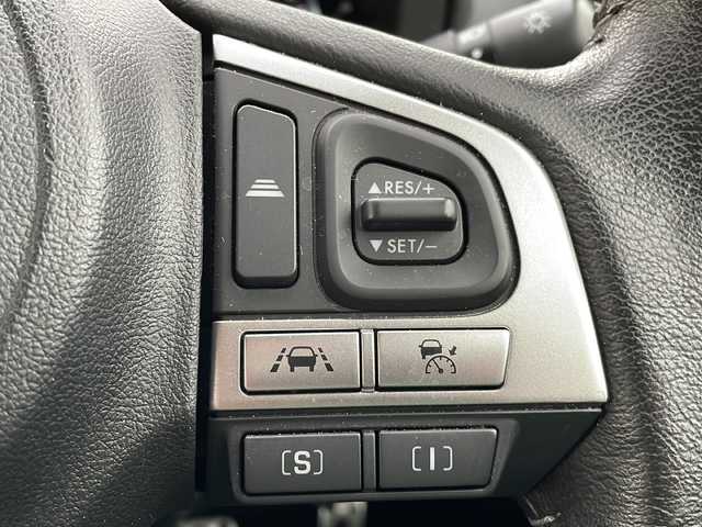 スバル フォレスター S－リミテッド 新潟県 2017(平29)年 5.2万km ダークグレーメタリック 4WD/純正SDナビ(AVIC-RZ900)/CD/DVD/BT/フルセグテレビ/バックカメラ/ETC/衝突被害軽減ブレーキ/レーンキープアシスト/レーダークルーズコントロール/半革シート/パワーシート/シートヒーター /パドルシフト/パワーバックドア/スマートキー/プッシュスタート/LEDヘッドライト/オートライト/オートハイビーム/フォグランプ/純正18インチアルミホイール