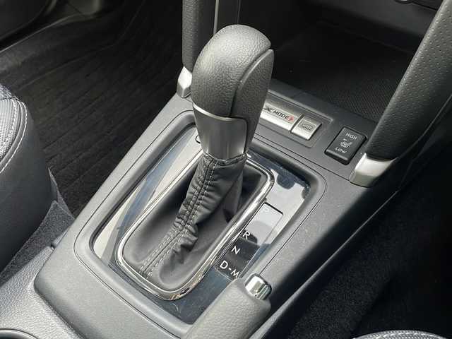 スバル フォレスター S－リミテッド 新潟県 2017(平29)年 5.2万km ダークグレーメタリック 4WD/純正SDナビ(AVIC-RZ900)/CD/DVD/BT/フルセグテレビ/バックカメラ/ETC/衝突被害軽減ブレーキ/レーンキープアシスト/レーダークルーズコントロール/半革シート/パワーシート/シートヒーター /パドルシフト/パワーバックドア/スマートキー/プッシュスタート/LEDヘッドライト/オートライト/オートハイビーム/フォグランプ/純正18インチアルミホイール