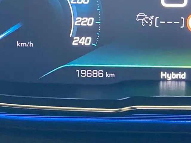 プジョー プジョー ３００８ GT ハイブリッド4 熊本県 2021(令3)年 2万km ペルラネラブラック ・スマートキー/・プッシュスタート/・アクティブセーフティブレーキ/・トラフィックサインインフォメーション/・疲労検知/・アダプティブライト/・インテリジェントハイビーム/・パークセンサー/・ブラインドスポットモニター/・クルーズコントロール(追従式)/・ハーフレザーシート/・D席パワーシート/・前席シートヒーター/・純正メモリナビ/　【Bletooth・USB・AppleCarPlay・AndroidAuto】/・フルセグTV/・バックカメラ＆左サイドカメラ/・ETC/・ドライブレコーダー(前後録画)/・ワイヤレス充電/・パワーバックドア/・LEDヘッドランプ/・純正マット