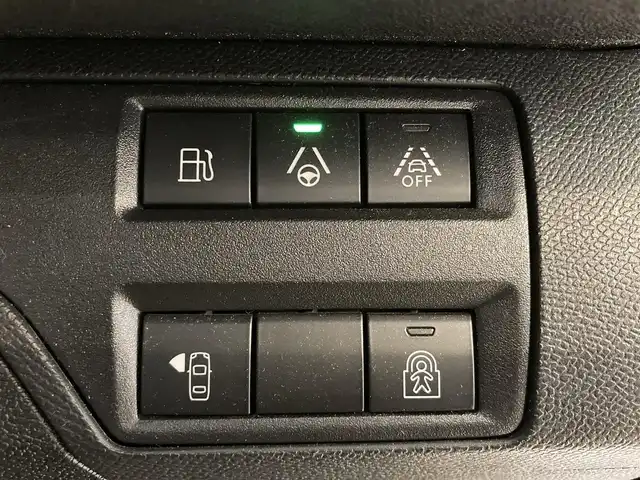 プジョー プジョー ３００８ GT ハイブリッド4 熊本県 2021(令3)年 2万km ペルラネラブラック ・スマートキー/・プッシュスタート/・アクティブセーフティブレーキ/・トラフィックサインインフォメーション/・疲労検知/・アダプティブライト/・インテリジェントハイビーム/・パークセンサー/・ブラインドスポットモニター/・クルーズコントロール(追従式)/・ハーフレザーシート/・D席パワーシート/・前席シートヒーター/・純正メモリナビ/　【Bletooth・USB・AppleCarPlay・AndroidAuto】/・フルセグTV/・バックカメラ＆左サイドカメラ/・ETC/・ドライブレコーダー(前後録画)/・ワイヤレス充電/・パワーバックドア/・LEDヘッドランプ/・純正マット