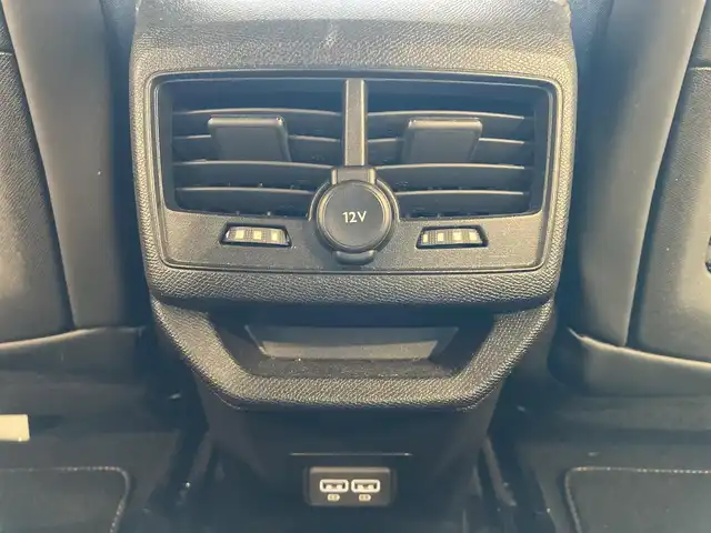 プジョー プジョー ３００８ GT ハイブリッド4 熊本県 2021(令3)年 2万km ペルラネラブラック ・スマートキー/・プッシュスタート/・アクティブセーフティブレーキ/・トラフィックサインインフォメーション/・疲労検知/・アダプティブライト/・インテリジェントハイビーム/・パークセンサー/・ブラインドスポットモニター/・クルーズコントロール(追従式)/・ハーフレザーシート/・D席パワーシート/・前席シートヒーター/・純正メモリナビ/　【Bletooth・USB・AppleCarPlay・AndroidAuto】/・フルセグTV/・バックカメラ＆左サイドカメラ/・ETC/・ドライブレコーダー(前後録画)/・ワイヤレス充電/・パワーバックドア/・LEDヘッドランプ/・純正マット