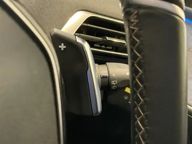 プジョー プジョー ３００８ GT ハイブリッド4 熊本県 2021(令3)年 2万km ペルラネラブラック ・スマートキー/・プッシュスタート/・アクティブセーフティブレーキ/・トラフィックサインインフォメーション/・疲労検知/・アダプティブライト/・インテリジェントハイビーム/・パークセンサー/・ブラインドスポットモニター/・クルーズコントロール(追従式)/・ハーフレザーシート/・D席パワーシート/・前席シートヒーター/・純正メモリナビ/　【Bletooth・USB・AppleCarPlay・AndroidAuto】/・フルセグTV/・バックカメラ＆左サイドカメラ/・ETC/・ドライブレコーダー(前後録画)/・ワイヤレス充電/・パワーバックドア/・LEDヘッドランプ/・純正マット