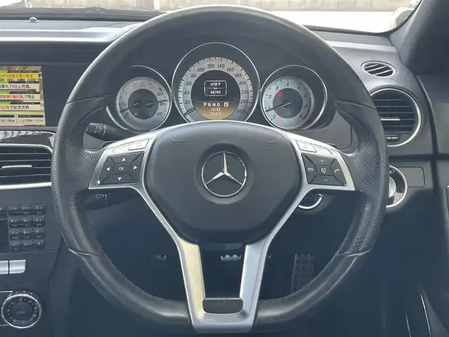 メルセデス・ベンツ Ｃ２００ ブルーエフィシェンシー AVG 兵庫県 2012(平24)年 5.9万km オブシディアンブラック 純正HDDナビ/フルセグTV/Bluetooth/CD/DVD/USB/バックカメラ/ETC/ドライブレコーダー/衝突軽減カメラ/クルーズコントロール/本革巻きステアリング/パドルシフト/ステアリングスイッチ/ハーフレザーシート/前席パワーシート/フルオートエアコン/純正17インチAW/リモコンキー/スペアキー/取扱説明書