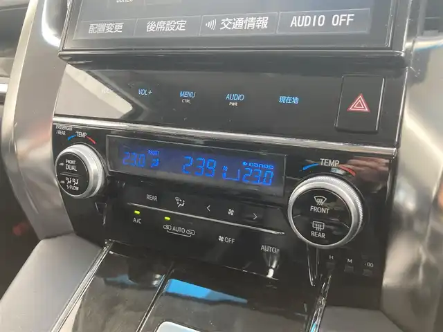 トヨタ アルファードハイブリット SR 長崎県 2017(平29)年 7.1万km ホワイトパールクリスタルシャイン フリップダウンモニター/両側パワースライドドア/ハーフレザーシート/ディーラーOP・SDナビ【NSZN-Z66T】/(Bluetooth接続・フルセグTV・DVD再生)/バックカメラ/ビルトインETC/パワーシート/オットマンシート/クルーズコントロール/ウッドコンビステアリング/ステアリングスイッチ/LEDオートヘッドライト/フォグライト/電子パーキング/オートホールド機能/nanoe/ALLオートパワーウィンドウ