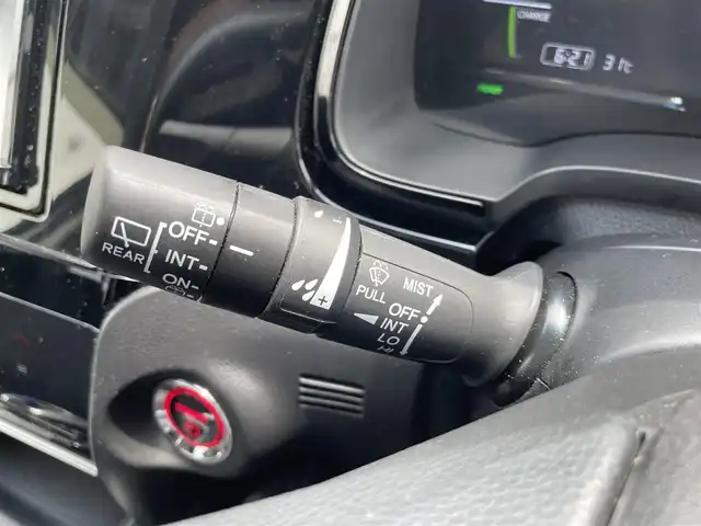 ホンダ シャトル ハイブリッド ホンダセンシング 熊本県 2019(令1)年 5.6万km プラチナホワイトパール 社外ナビ/・AM/FM/CD/DVD/SD/USB/iPod/AUX/BT/バックカメラ/ホンダセンシング/・衝突軽減ブレーキ/・アダプティブクルーズコントロール/・車線維持支援システム/・先行車発進お知らせ機能/・路外逸脱抑制機能/・標識認識機能/前後コーナーセンサー/ETC/電動格納ミラー/・ウィンカーミラー/ヘッドライトレベライザー/ステアリングリモコン/スポーツモード/プッシュスタート/スマートキー×2