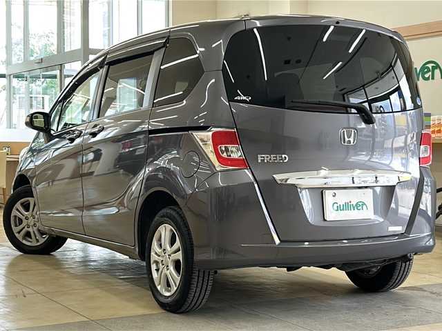 ホンダ フリード G ジャストセレクション 道央・札幌 2015(平27)年 5.8万km モダンスティールM ・4WD/・純正ナビ/ワンセグTV/DVD/CD/SD/BT/・バックカメラ/・左側パワースライドドア/・ビルトインETC/・横滑り防止/・ワイパーデアイサー/・HID/・キーフリーシステム/・ドアバイザー/・電格ミラー/・ミラーヒーター/・冬タイヤ15インチホイル積込