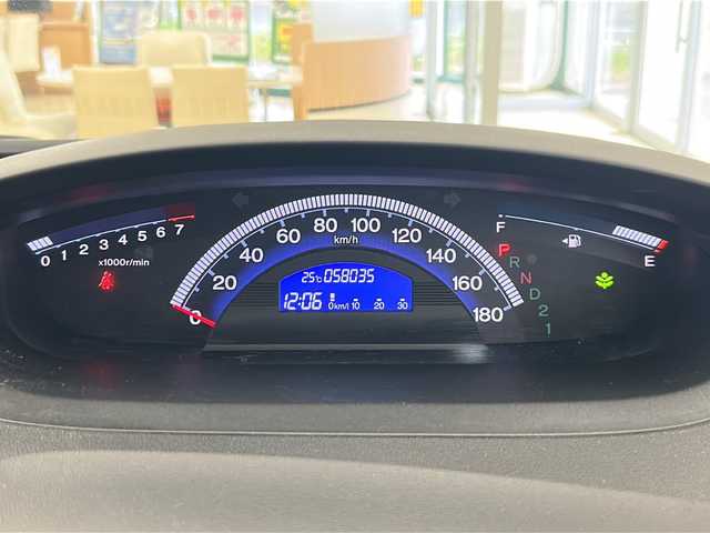 ホンダ フリード G ジャストセレクション 道央・札幌 2015(平27)年 5.8万km モダンスティールM ・4WD/・純正ナビ/ワンセグTV/DVD/CD/SD/BT/・バックカメラ/・左側パワースライドドア/・ビルトインETC/・横滑り防止/・ワイパーデアイサー/・HID/・キーフリーシステム/・ドアバイザー/・電格ミラー/・ミラーヒーター/・冬タイヤ15インチホイル積込