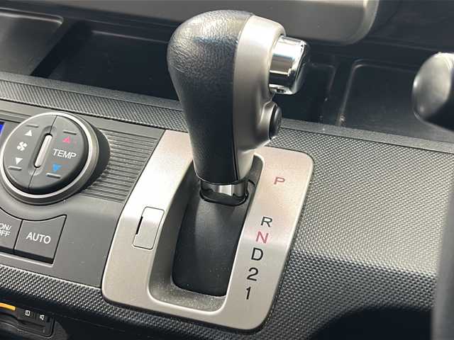 ホンダ フリード G ジャストセレクション 道央・札幌 2015(平27)年 5.8万km モダンスティールM ・4WD/・純正ナビ/ワンセグTV/DVD/CD/SD/BT/・バックカメラ/・左側パワースライドドア/・ビルトインETC/・横滑り防止/・ワイパーデアイサー/・HID/・キーフリーシステム/・ドアバイザー/・電格ミラー/・ミラーヒーター/・冬タイヤ15インチホイル積込