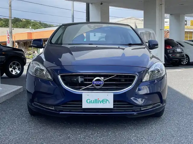 ボルボ Ｖ４０ オーシャンレースED 神奈川県 2015(平27)年 8.1万km 紺 ガラスルーフ/ベージュレザーシート/前席パワーシート/前席シートヒーター/純正HDDナビ/ETC/前後ドライブレコーダー/スマートキー2本/オートライト/HIDヘッドライト/ウィンカーミラー/純正17インチAW/保証書/取扱説明書