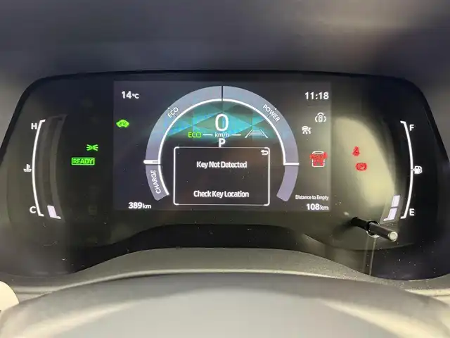 トヨタ シエンタ ハイブリッド Z 愛知県 2025(令7)年 0.1万km ブラック トヨタセーフティーセンス/パノラミックビューモニター/オートクルーズコントロール/純正１０インチナビ/・フルセグTV/・Bluetooth/・Applecarplay/・FM/AM/アラウンドビューモニター/両側パワースライドドア/ブラインドスポットモニター/パーキングサポートブレーキ/カーテンエアバック/クリアランスソナー/ＬＥＤライト/オートハイビーム/ＥＴＣ2.0