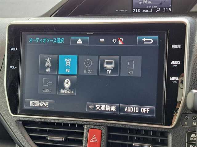 トヨタ エスクァイア ハイブリッド Gi 大阪府 2018(平30)年 11.3万km ブラック /禁煙車//ワンオーナー//純正10型SDナビ【NZN-Z66T】//フルTV/CD/DVD/Bluetooth/SD//バックカメラ//前席シートヒーター//両側パワースライドドア//レザーシート//衝突軽減ブレーキ//オートハイビーム//レーンキープアシスト//ビルトインETC2.0//クルーズコントロール//コーナーセンサー