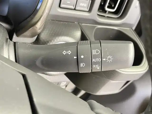 スズキ ハスラー Jスタイル Ⅱ 千葉県 2022(令4)年 1.9万km デニムブルー ガンメタリック 2トーン 社外7インチナビ/・地デジTV/・DVD/CD再生/・バックカメラ/セーフティサポート（予防安全技術）/・デュアルカメラブレーキサポート/・誤発進抑制機能/・車線逸脱抑制機能/・車線逸脱警報機能/・ふらつき警報機能/・先行車発進お知らせ機能/・アダプティブクルーズコントロール/・ハイビームアシスト/・標識認識機能/・後退時ブレーキサポート/・後方誤発進抑制機能/LEDヘッドライト/フォグランプ/スマートキー/純正15インチAW/シートヒーター/リアコーナーセンサー