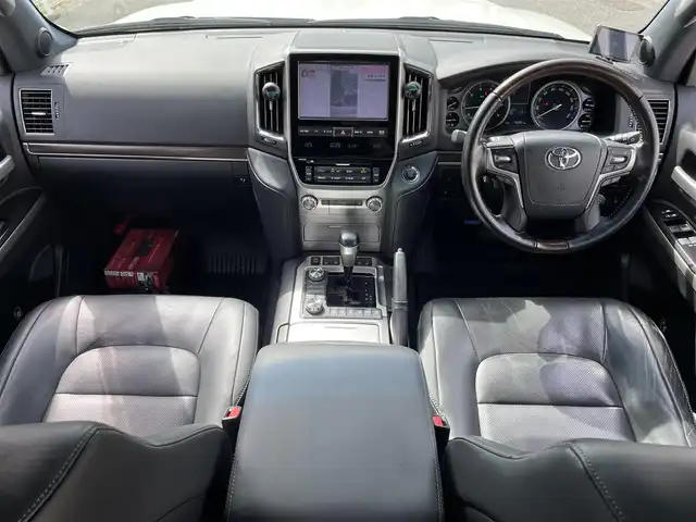 トヨタ ランドクルーザー ZX 三重県 2018(平30)年 7.6万km ホワイトパールクリスタルシャイン 登録時75990km/SR/モデリスタエアロ/黒革シート/ルーフレール/VIPERセキュリティ/ブレーキロック/ワンオーナー/純正ナビ/（AM/FM/TV/Bluetooth）/ワンセグTV/アラウンドビューモニター/ビルトインETC２．０/レーダークルコン/社がレーダー/ステアリングスイッチ/ステアリングヒーター/シートメモリー/パワーシート/シートヒーター/エアシート/プリクラッシュセーフティ/クリアランスソナー/BSM/レーンディパーチャーアラート/プッシュスタート/スペアキー