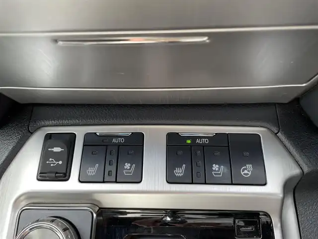 トヨタ ランドクルーザー ZX 三重県 2018(平30)年 7.6万km ホワイトパールクリスタルシャイン 登録時75990km/SR/モデリスタエアロ/黒革シート/ルーフレール/VIPERセキュリティ/ブレーキロック/ワンオーナー/純正ナビ/（AM/FM/TV/Bluetooth）/ワンセグTV/アラウンドビューモニター/ビルトインETC２．０/レーダークルコン/社がレーダー/ステアリングスイッチ/ステアリングヒーター/シートメモリー/パワーシート/シートヒーター/エアシート/プリクラッシュセーフティ/クリアランスソナー/BSM/レーンディパーチャーアラート/プッシュスタート/スペアキー