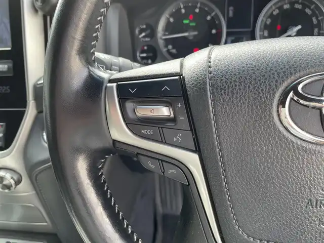 トヨタ ランドクルーザー ZX 三重県 2018(平30)年 7.6万km ホワイトパールクリスタルシャイン 登録時75990km/SR/モデリスタエアロ/黒革シート/ルーフレール/VIPERセキュリティ/ブレーキロック/ワンオーナー/純正ナビ/（AM/FM/TV/Bluetooth）/ワンセグTV/アラウンドビューモニター/ビルトインETC２．０/レーダークルコン/社がレーダー/ステアリングスイッチ/ステアリングヒーター/シートメモリー/パワーシート/シートヒーター/エアシート/プリクラッシュセーフティ/クリアランスソナー/BSM/レーンディパーチャーアラート/プッシュスタート/スペアキー