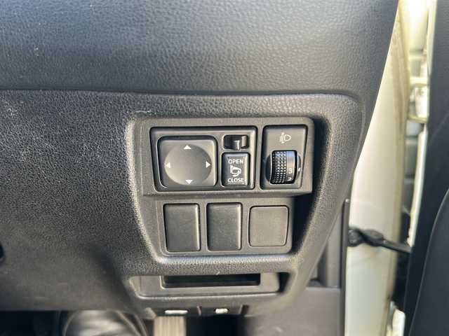 日産 ジューク 15RX 愛知県 2010(平22)年 7.6万km ブリリアントホワイトパール ワンオーナー/純正HDDナビ/【ワンセグ・SD・ラジオ】/バックカメラ/ETC/リモコンキー/純正フロアマット/ドアバイザー/新車保証書/取扱説明書