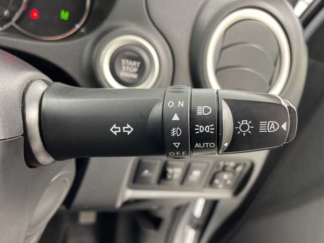 三菱 ミラージュ G 岐阜県 2021(令3)年 4.6万km ホワイトダイヤモンド ストラーダSDナビ【CN-RE07WD】/CD/DVD/Bluetooth/フルセグTV/クルーズコントロール/衝突被害軽減ブレーキ/レーンキープアシスト/オートマチックハイビーム/プッシュスタート/スマートキー/LEDヘッドライト/フォグライト/ドアバイザー/革巻きステアリング