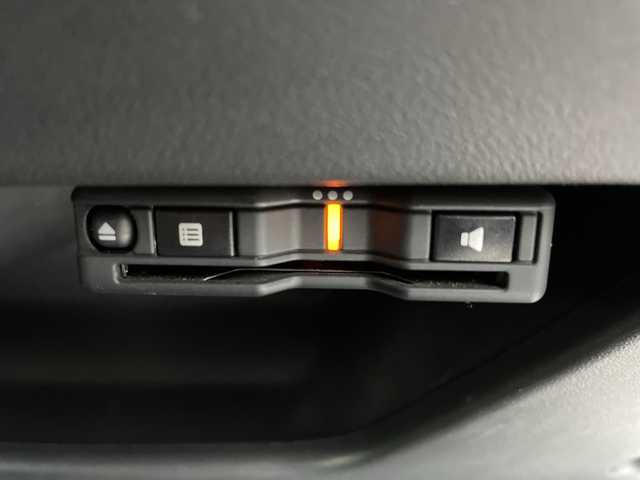 三菱 ミラージュ G 岐阜県 2021(令3)年 4.6万km ホワイトダイヤモンド ストラーダSDナビ【CN-RE07WD】/CD/DVD/Bluetooth/フルセグTV/クルーズコントロール/衝突被害軽減ブレーキ/レーンキープアシスト/オートマチックハイビーム/プッシュスタート/スマートキー/LEDヘッドライト/フォグライト/ドアバイザー/革巻きステアリング