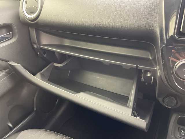 三菱 ミラージュ G 岐阜県 2021(令3)年 4.6万km ホワイトダイヤモンド ストラーダSDナビ【CN-RE07WD】/CD/DVD/Bluetooth/フルセグTV/クルーズコントロール/衝突被害軽減ブレーキ/レーンキープアシスト/オートマチックハイビーム/プッシュスタート/スマートキー/LEDヘッドライト/フォグライト/ドアバイザー/革巻きステアリング