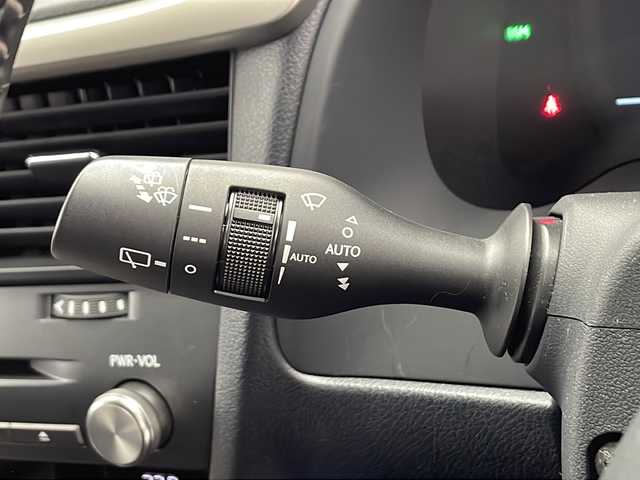 レクサス ＲＸ 450h Fスポーツ 千葉県 2020(令2)年 4.9万km ホワイトノーヴァガラスフレーク 純正ナビ/　CD/DVD/Bluetooth/フルセグTV/　Apple car play/Android Auto/レクサスセーフティシステム/レーダークルーズコントロール/レーンキープアシスト/衝突軽減ブレーキ/クリアランスソナー/アラウンドビューモニター/ブラインドスポットモニター/ヘッドアップディスプレイ/先行車発進警報/ロードサインアシスト/電動パーキング/オートホールド/オートハイビーム/レザーシート/エアヒーター/パワーシート（前席）/全席シートヒーター/シートメモリー（運転席）/ステアリングヒーター/ビルトインETC２．０/前方ドラレコ/AC100V充電/パドルシフト/三眼LEDライト/フォグランプ/レーダー探知機/ロールサンシェード/フロアマット