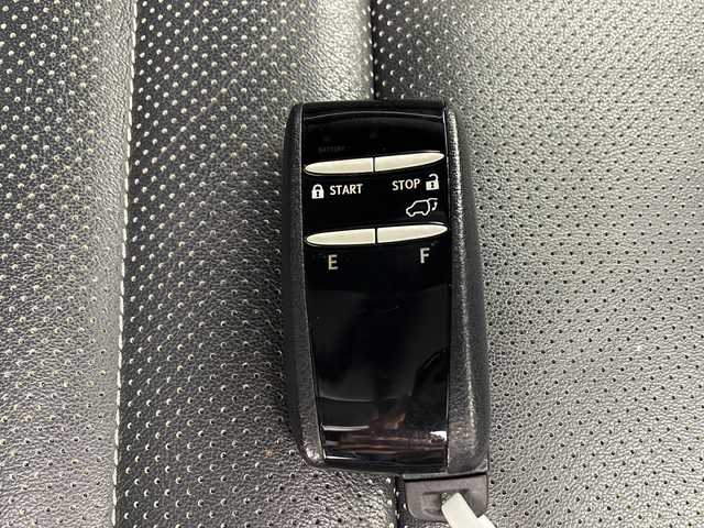 レクサス ＲＸ 450h Fスポーツ 千葉県 2020(令2)年 4.9万km ホワイトノーヴァガラスフレーク 純正ナビ/　CD/DVD/Bluetooth/フルセグTV/　Apple car play/Android Auto/レクサスセーフティシステム/レーダークルーズコントロール/レーンキープアシスト/衝突軽減ブレーキ/クリアランスソナー/アラウンドビューモニター/ブラインドスポットモニター/ヘッドアップディスプレイ/先行車発進警報/ロードサインアシスト/電動パーキング/オートホールド/オートハイビーム/レザーシート/エアヒーター/パワーシート（前席）/全席シートヒーター/シートメモリー（運転席）/ステアリングヒーター/ビルトインETC２．０/前方ドラレコ/AC100V充電/パドルシフト/三眼LEDライト/フォグランプ/レーダー探知機/ロールサンシェード/フロアマット