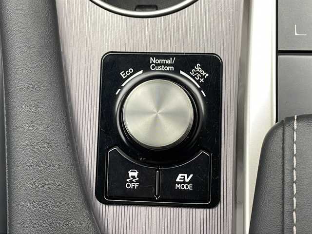 レクサス ＲＸ 450h Fスポーツ 千葉県 2020(令2)年 4.9万km ホワイトノーヴァガラスフレーク 純正ナビ/　CD/DVD/Bluetooth/フルセグTV/　Apple car play/Android Auto/レクサスセーフティシステム/レーダークルーズコントロール/レーンキープアシスト/衝突軽減ブレーキ/クリアランスソナー/アラウンドビューモニター/ブラインドスポットモニター/ヘッドアップディスプレイ/先行車発進警報/ロードサインアシスト/電動パーキング/オートホールド/オートハイビーム/レザーシート/エアヒーター/パワーシート（前席）/全席シートヒーター/シートメモリー（運転席）/ステアリングヒーター/ビルトインETC２．０/前方ドラレコ/AC100V充電/パドルシフト/三眼LEDライト/フォグランプ/レーダー探知機/ロールサンシェード/フロアマット