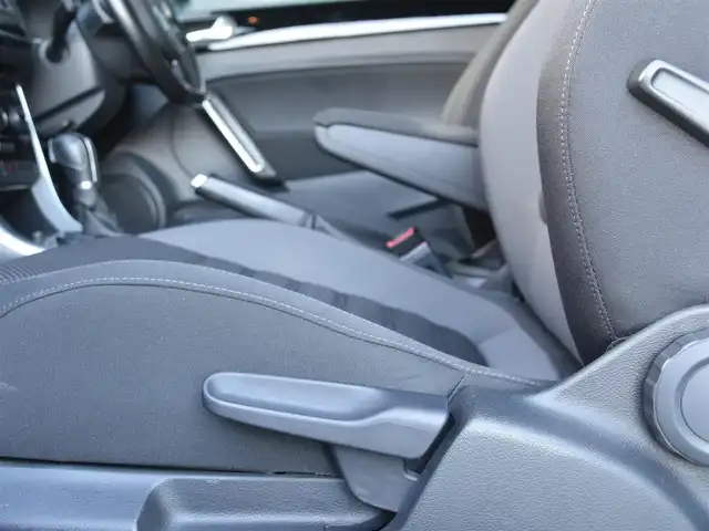 フォルクスワーゲン ザ・ビートル 2．0 Rライン 和歌山県 2016(平28)年 6.8万km 白 3連メーター /純正ナビ /フルセグ /Bカメラ /リヤスポイラー /ツインエキゾーストパイプ /レッドブレーキキャリパー /クルーズコントロール /コーナーセンサー /純正18AW /プッシュスタート /オートライト /MTモード付AT /ETC