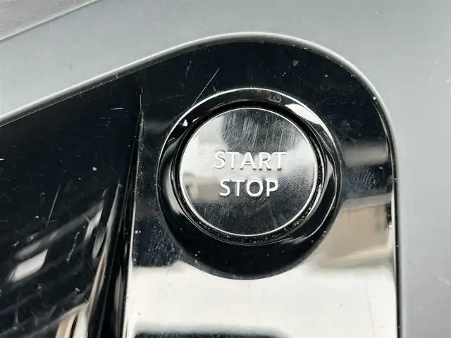 日産 ノート X 熊本県 2023(令5)年 4.1万km オーロラフレアブルーパール 純正ナビ/・AM/FM/USB/BT/HDMI/フルセグTV/・全周囲カメラ/エマージェンシーブレーキ/車線逸脱警報/ブラインドスポットモニター/プロパイロット/速度標識認識/インテリジェントルームミラー/置くだけ充電/電子パーキング/オートホールド/オートライト/ヘッドライトレベライザー/スマートキー/スペアキー/プッシュスタート/純正フロアマット
