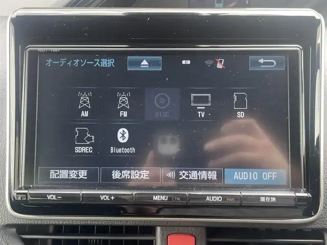 トヨタ エスクァイア ハイブリッド Gi 宮崎県 2017(平29)年 5万km スパークリングブラックパールクリスタルシャイン 純正SDナビゲーション/　AM FM CD DVD BT TV/トヨタセーフティーセンス/　・プリクラッシュセーフティ/　・オートマチックハイビーム/　・レーンディパーチャーアラート/フリップダウンモニター/バックカメラ/ドライブレコーダー/シートヒーター/純正アルミホイール/両側パワースライドドア/スマートキー/プッシュスタート