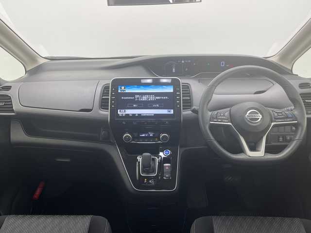 日産 セレナ e－パワー ハイウェイスター V 愛知県 2020(令2)年 6.1万km ブリリアントシルバー プロパイロット/純正10型ナビ/フリップダウンモニター/全方位カメラ/両側パワースライドドア/ハンズフリースライドドア/純正アルミホイール/ＥＴＣ/ブラインドスポットモニター/LEDヘッドライト/ステアリングスイッチ/スマートキー/プッシュスタート