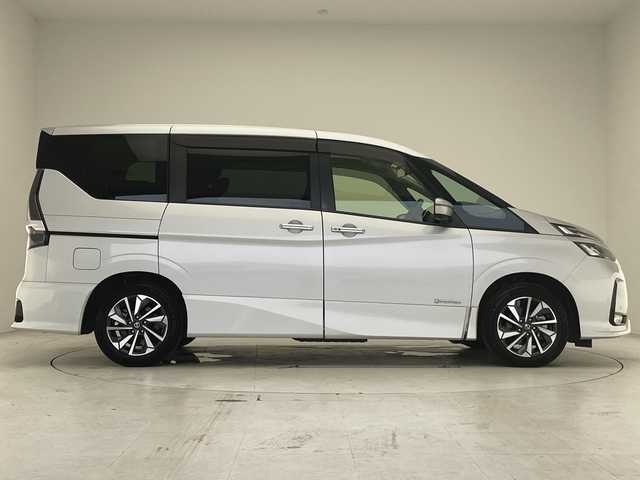日産 セレナ e－パワー ハイウェイスター V 愛知県 2020(令2)年 6.1万km ブリリアントシルバー プロパイロット/純正10型ナビ/フリップダウンモニター/全方位カメラ/両側パワースライドドア/ハンズフリースライドドア/純正アルミホイール/ＥＴＣ/ブラインドスポットモニター/LEDヘッドライト/ステアリングスイッチ/スマートキー/プッシュスタート