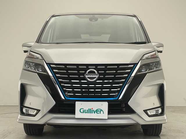 日産 セレナ e－パワー ハイウェイスター V 愛知県 2020(令2)年 6.1万km ブリリアントシルバー プロパイロット/純正10型ナビ/フリップダウンモニター/全方位カメラ/両側パワースライドドア/ハンズフリースライドドア/純正アルミホイール/ＥＴＣ/ブラインドスポットモニター/LEDヘッドライト/ステアリングスイッチ/スマートキー/プッシュスタート