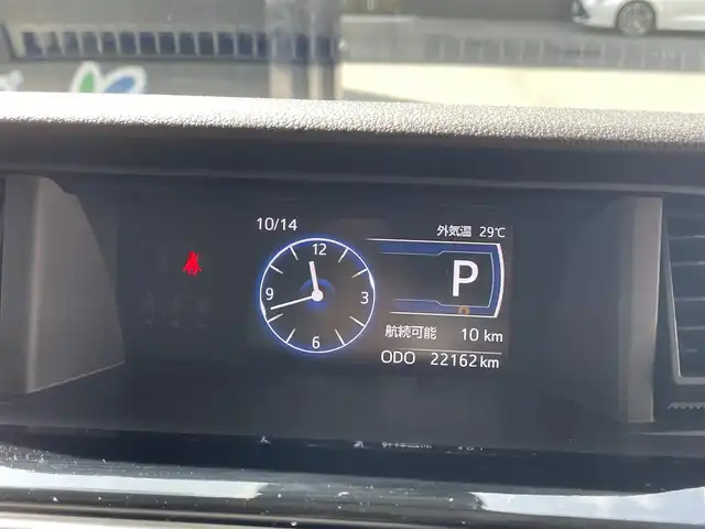 トヨタ ルーミー カスタムG 福岡県 2022(令4)年 2.3万km ブラックマイカメタリック/パールホワイト2トーン 純正９インチディスプレイオーディオ/(Bluetooth/USB/Apple Car Play/Android Auto/フルセグTV)/バックカメラ/クリアランスソナー/レーダークルーズコントロール/両側パワースライドドア/前後ドライブレコーダー/ETC/シートヒーター/電子パーキングブレーキ/オートライト/オートハイビーム/LEDヘッドライト