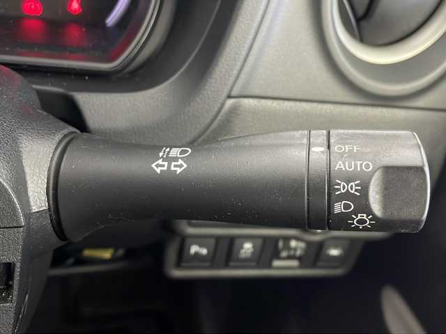 日産 ノート X 茨城県 2020(令2)年 3.5万km ホワイト 純正ナビ　バックモニター　スマートキー　ＥＴＣ　衝突軽減ブレーキ　横滑り防止装置　メモリーナビ　ＵＳＢ入力端子　オートライト　純正フロアマット　盗難防止装置　コーナーセンサー　レーンキープアシスト