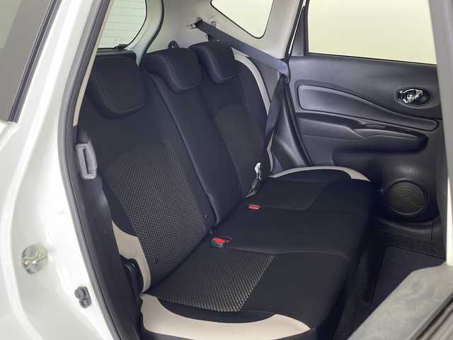 日産 ノート X 茨城県 2020(令2)年 3.5万km ホワイト 純正ナビ　バックモニター　スマートキー　ＥＴＣ　衝突軽減ブレーキ　横滑り防止装置　メモリーナビ　ＵＳＢ入力端子　オートライト　純正フロアマット　盗難防止装置　コーナーセンサー　レーンキープアシスト