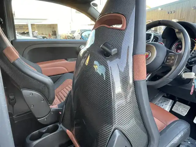 アバルト ５９５ コンペティツィオーネ 静岡県 2020(令2)年 4.3万km ガンＭ ワンオーナー/UconnectディスプレイオーディオCarplay対応/バックカメラ/カーボンシェルサベルトシート/Bremboブレーキキャリパー/レコードモンツァマフラー/ASSO17インチアルミホイールPartire AQUILA/HKS車高調/WAGNERTUNINGインタークーラー/ステアリングボス延長KIT/フロントカーボンリップスポイラー/シリコンインテークホース/社外エアクリーナー/Defiブースト計/フロアバー/ブルーレンズドアミラー/キーレス/ETC