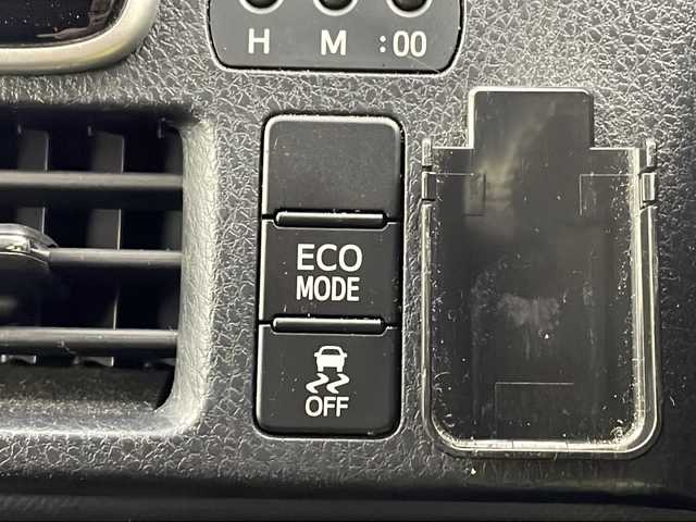 トヨタ ヴォクシー ZS 秋田県 2014(平26)年 9.2万km ブラック ディーラーＯＰナビ　NSZT-Y62G/・フルセグテレビ/・ＢＴ/・ＣＤ、ＤＶＤ、ＳＤ/・ラジオ/オールオートウィンドウ/フロントワイパーデアイサー/電動格納ミラー/セカンドシートサンシェード/前席デュアルエアコン/オートライト/ステアリングスイッチ