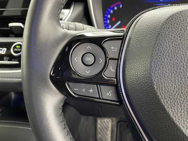 トヨタ カローラ スポーツ ハイブリッドG スタイルPKG 千葉県 2020(令2)年 4.5万km アティチュードブラックマイカ 衝突軽減ブレーキ/オートマチックハイビーム/純正ディスプレイオーディオ/（フルセグ/Bluetooth/USB/FM/AM/Miracast）/バックカメラ/前後コーナーセンサー/アイドリングストップ/ハーフレザーシート/シートヒーター（運転席＋助手席）/ステアリングヒーター/LEDヘッドライト/電動格納ミラー/純正サイドバイザー