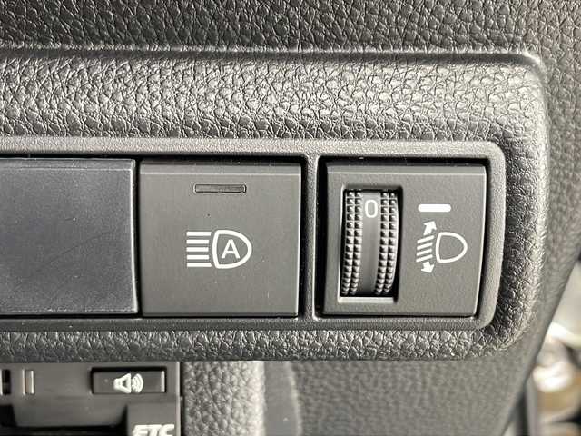 トヨタ カローラ スポーツ ハイブリッドG スタイルPKG 千葉県 2020(令2)年 4.5万km アティチュードブラックマイカ 衝突軽減ブレーキ/オートマチックハイビーム/純正ディスプレイオーディオ/（フルセグ/Bluetooth/USB/FM/AM/Miracast）/バックカメラ/前後コーナーセンサー/アイドリングストップ/ハーフレザーシート/シートヒーター（運転席＋助手席）/ステアリングヒーター/LEDヘッドライト/電動格納ミラー/純正サイドバイザー