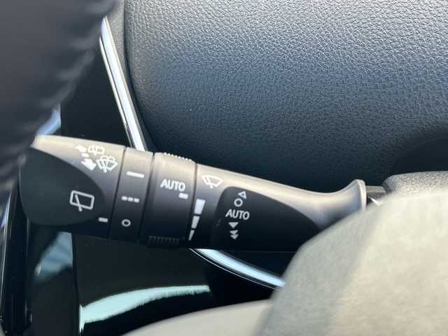 トヨタ プリウス A ツーリングセレクション 大阪府 2019(令1)年 6.3万km アティチュードブラックマイカ トヨタセーフティセンス/・アダプティクブクルーズコントロール/・プリクラッシュセーフティー/・レーントレーシングアシスト/・クリアランスソナー/・オートマチックハイビーム/純正９インチナビ/・Bluetooth/フルセグTV/CD/DVD/ラジオ/　HDMI/USB/主要装備/・全周囲カメラ/・アラウンドビューモニター/・ブラインドスポットモニター/・パーキングアシスト/・・アイドリングストップ/・横滑り防止装置/・HUD/・SOSコール/・ステアリングリモコン/・レザーシート/・D席パワーシート/・シートヒーター/・LEDヘッド/・フォグランプ/・純正アルミホイール/・純正フロアマット/・ドライブレコーダー/・ETC