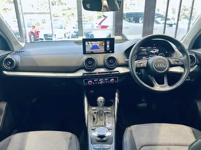 アウディ Ｑ２ 35TDIスポーツ 大阪府 2020(令2)年 3.2万km グレー バーチャルコックピット/ACC/純正ナビ/TV/バックカメラ/純正17インチAW/LEDヘッドライト/電動リアゲート/サイドアシスト/クリアランスソナー/ETC/シートヒーター/スマートキー