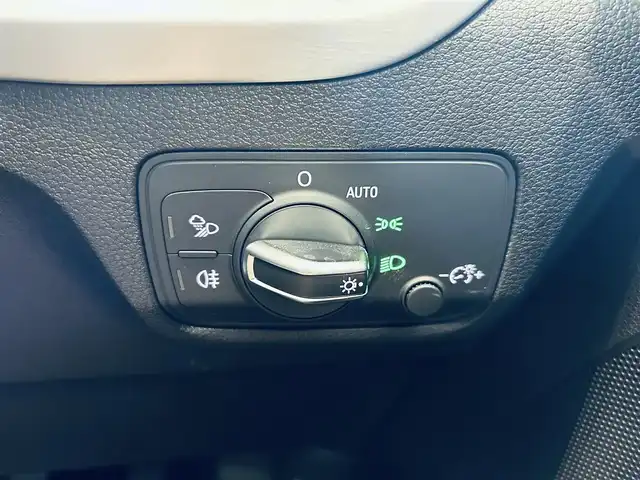 アウディ Ｑ２ 35TDIスポーツ 大阪府 2020(令2)年 3.2万km グレー バーチャルコックピット/ACC/純正ナビ/TV/バックカメラ/純正17インチAW/LEDヘッドライト/電動リアゲート/サイドアシスト/クリアランスソナー/ETC/シートヒーター/スマートキー