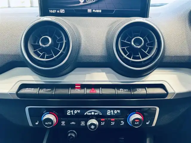 アウディ Ｑ２ 35TDIスポーツ 大阪府 2020(令2)年 3.2万km グレー バーチャルコックピット/ACC/純正ナビ/TV/バックカメラ/純正17インチAW/LEDヘッドライト/電動リアゲート/サイドアシスト/クリアランスソナー/ETC/シートヒーター/スマートキー