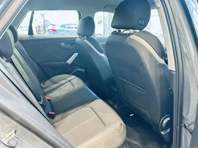 アウディ Ｑ２ 35TDIスポーツ 大阪府 2020(令2)年 3.2万km グレー バーチャルコックピット/ACC/純正ナビ/TV/バックカメラ/純正17インチAW/LEDヘッドライト/電動リアゲート/サイドアシスト/クリアランスソナー/ETC/シートヒーター/スマートキー