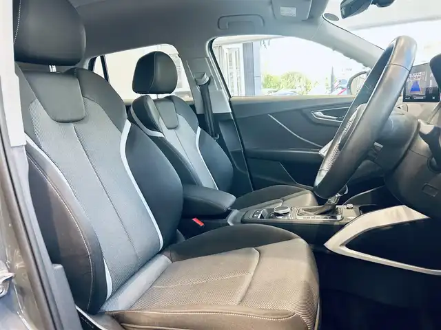 アウディ Ｑ２ 35TDIスポーツ 大阪府 2020(令2)年 3.2万km グレー バーチャルコックピット/ACC/純正ナビ/TV/バックカメラ/純正17インチAW/LEDヘッドライト/電動リアゲート/サイドアシスト/クリアランスソナー/ETC/シートヒーター/スマートキー