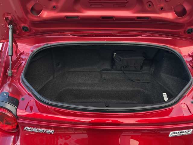 マツダ ロードスター S スペシャルパッケージ 大阪府 2019(平31)年 4.8万km ソウルレッドクリスタルM ワンオーナー/6速MT/純正ナビ（ワンセグTV/Bluetooth/AM・FM）/バックカメラ/シートヒーター（運転席・助手席）/後方コーナーセンサー/横滑り防止機能/プッシュスタート/純正16インチアルミホイール/2口USBソケット/ETC