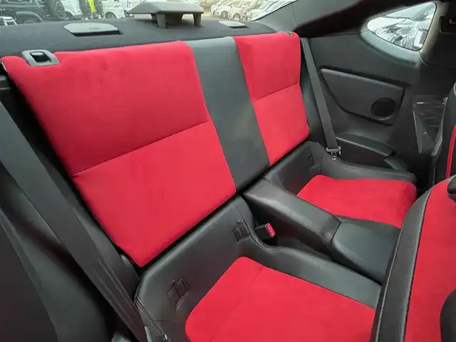 トヨタ ８６ GT リミテッド 岩手県 2015(平27)年 3万km ライトニングレッド 社外オーディオ/HIDオートライト/前席シートヒーター/純正17インチアルミホイール/スマートキー/ETC