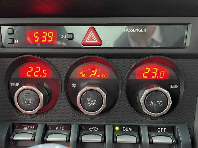トヨタ ８６ GT リミテッド 岩手県 2015(平27)年 3万km ライトニングレッド 社外オーディオ/HIDオートライト/前席シートヒーター/純正17インチアルミホイール/スマートキー/ETC
